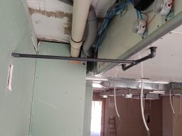 esta es la instalacion de un recuperador de calor en una sal de juntas de una comunidad de vecinos 